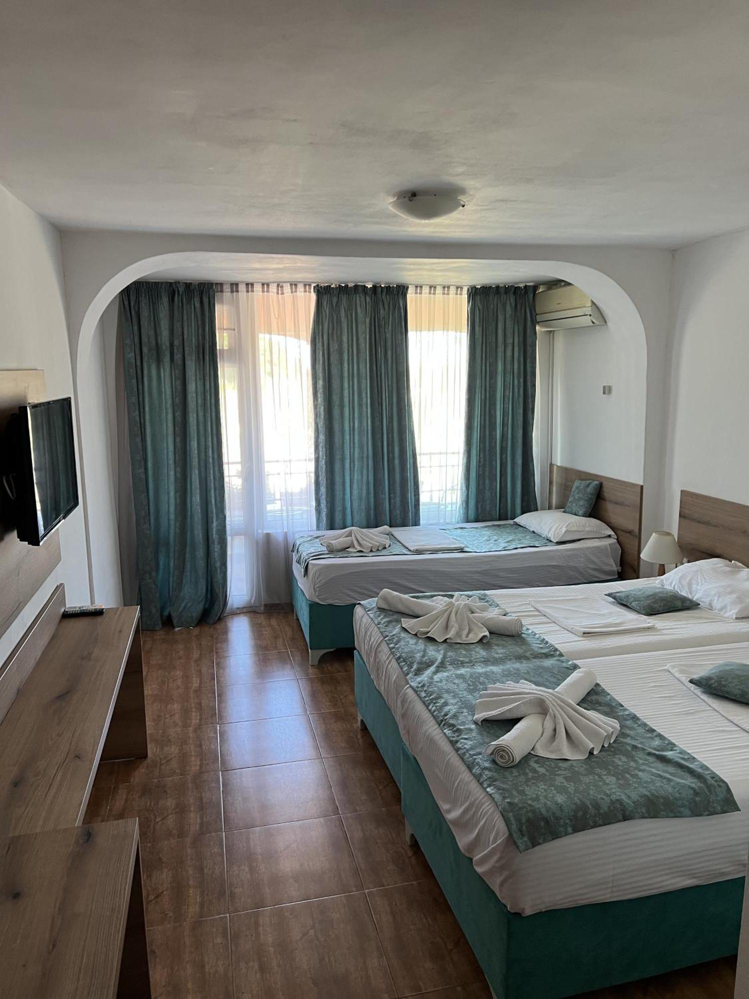 Hotel Surf Primorsko Pokoj fotografie